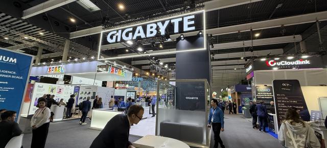 MWC 2026: Gigabyte îți arată cum răcești CORECT sistemele și serverele AI pe veritabile supercomputere business