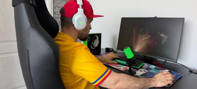 Cum arată kit-ul Razer ideal pentru muncă și joacă! Scaun Iskur V2 NEWGEN, microfon Seiren V3 Chroma și căști Barracuda X Chroma White Edition