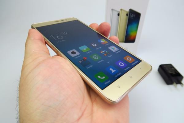 Xiaomi Redmi Note 3 Pro Unboxing: phablet cu 3 GB RAM şi preţ accesibil scos din cutie, cu o baterie generoasă la pachet (Video)