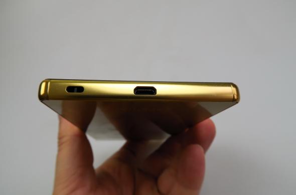 Sony Xperia Z5 Premium - Galerie foto Mobilissimo.ro: Sony-Xperia-Z5-Premium_099.JPG