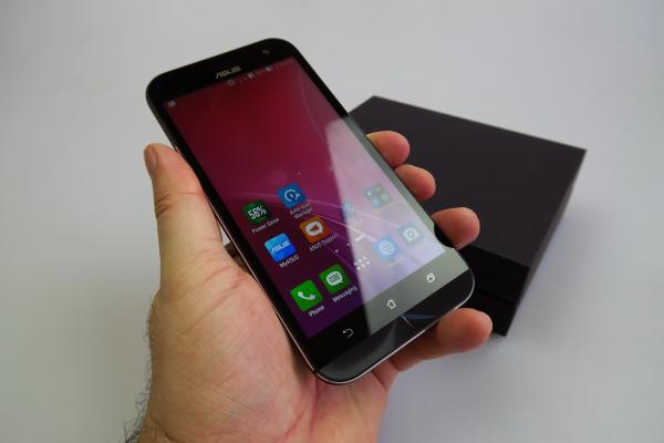 ASUS ZenFone Zoom ZX551ML - Galerie foto Mobilissimo.ro