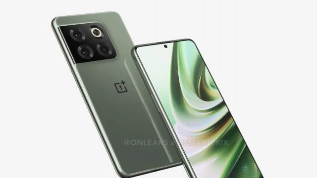 <b>OnePlus 10T ar putea debuta până la finalul acestei luni; Cât va costa telefonul?</b>OnePlus 10T apărea ieri pentru prima dată în AnTuTu, făcând o surpriză plăcută prin uriașul scor obținut. Știm deja că debutul se apropie, dar astăzi aflăm exact perioada în care ar putea fi prezentat smartphone-ul, cel puțin în India. El ar sosi totuși
