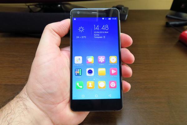 UHANS S1 - Fotografii Hands-On