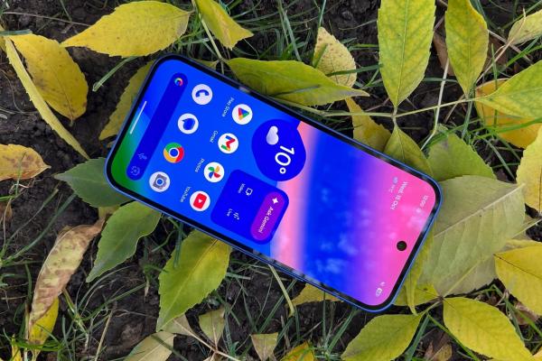 Google Pixel 10: Display-ul cel mai luminos de pe un telefon "mic"