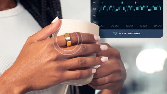 <b>Reebok a prezentat un inel inteligent mult mai ieftin decât Galaxy Ring, Oura</b>Reebok se alătura companiilor care produc inele inteligente, odată cu lansarea lui Reebok Smart Ring. El costă în jur de 240 de dolari, în condiţiile în care Oura Ring 4 este 349 dolari, iar Samsung Galaxy Ring debutase pe la 400