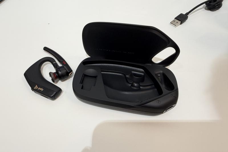 Poly Voyager Free 60+ UC - Căști wireless: Photo 22.10.2025, 11 36 29.jpg