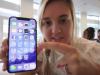 Apple concediază angajatul care s-a lăudat cu iPhone X în vlog-ul fiicei sale 