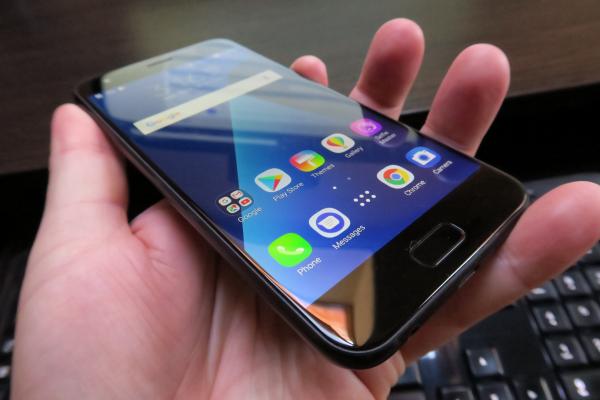 ASUS ZenFone 4 (ZE554KL): OS, UI, aplicaţii cu un nou suflu, mai light şi mai aerisit