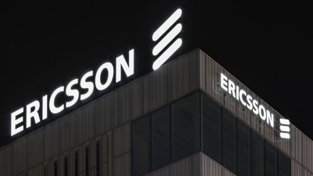 <b>78% dintre operatori au planuri pentru lansarea de servicii 5G, conform unui studiu Ericsson; Iată cum decurg pregătirile</b>Un studiu realizat de către Ericsson ne aduce astăzi la cunoștiință faptul că 78% dintre operatori au în plan lansarea de servicii 5G pe piață în următorii ani. Mai aflăm cu această ocazie și cum decurg pregătirile în acest moment 