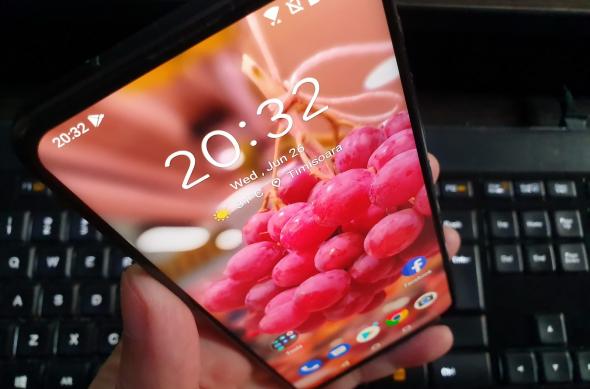 Luminozitate display ASUS Zenfone 6 și ecran văzut la microscop: ASUS-Zenfone-6_092.jpg