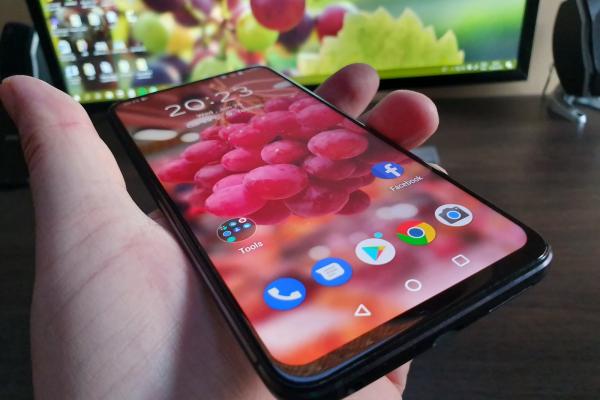 ASUS ZenFone 6: Acustică stereo, aproape de suta de decibeli râvnită