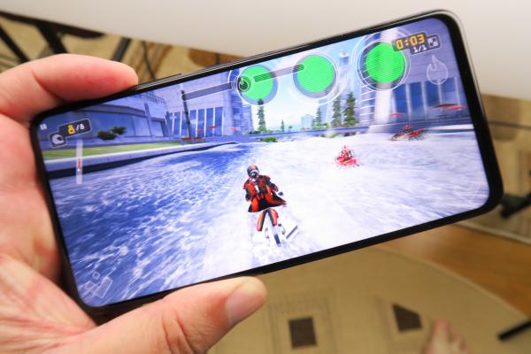 ASUS ZenFone 6: Benchmark-uri de lider Android, perfect la jocuri
