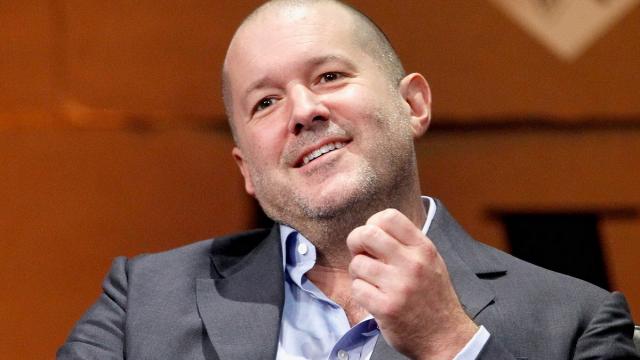 <b>Jony Ive părăseşte Apple; Compania își pierde unul dintre  principalele simboluri după plecarea vizionarului creator de design iPod, iPhone</b>Breaking news-ul lunii în segmentul tech, poate chiar al anului este faptul că Jony Ive părăseşte Apple. Legendarul designer are aproape 3 decenii petrecute la firma din Cupertino, o bună parte din ei cot la cot cu Steve Jobs, creând iPod-ul sau iPhone-ul