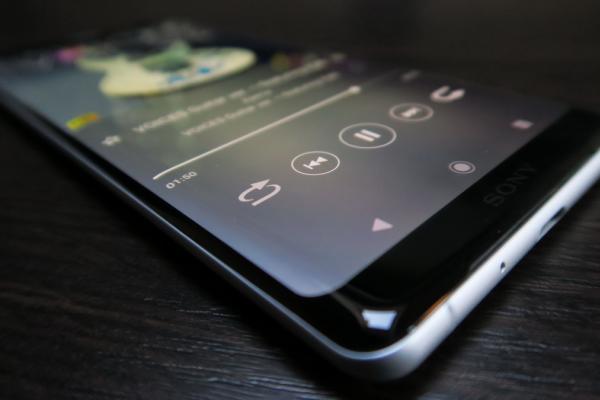 Sony Xperia XZ3: Multimedia cu acustică stereo, Hi Res, mai mult decât satisfăcătoare