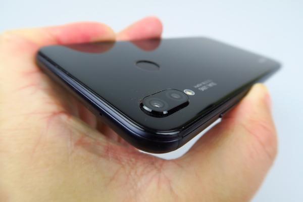 Huawei P20 Lite: Camera cu probabil cel mai bun Bokeh midrange, microfon star