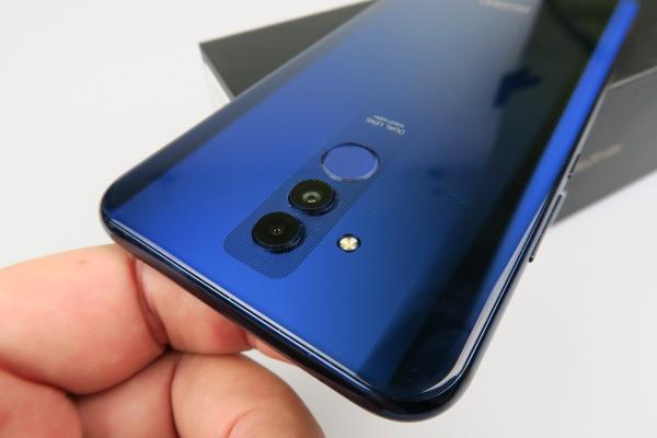 Huawei Mate 20 Lite Unboxing: mai arătos, mai bine dotat, mai promiţător decât predecesorul