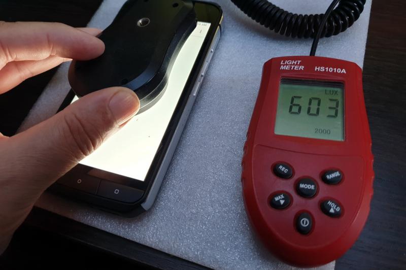 Luminozitate display CAT S61: CAT-S61_068.jpg