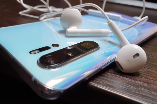 Huawei P30 Pro: Acustică bunicică pentru un singur difuzor