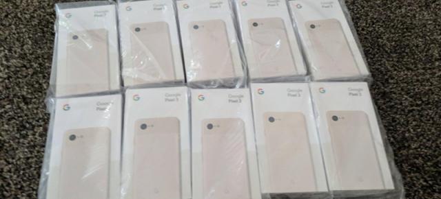 Cineva a primit 10 telefoane Pixel 3 roz din greşeală după ce şi-a returnat telefonul Pixel stricat spre Google
