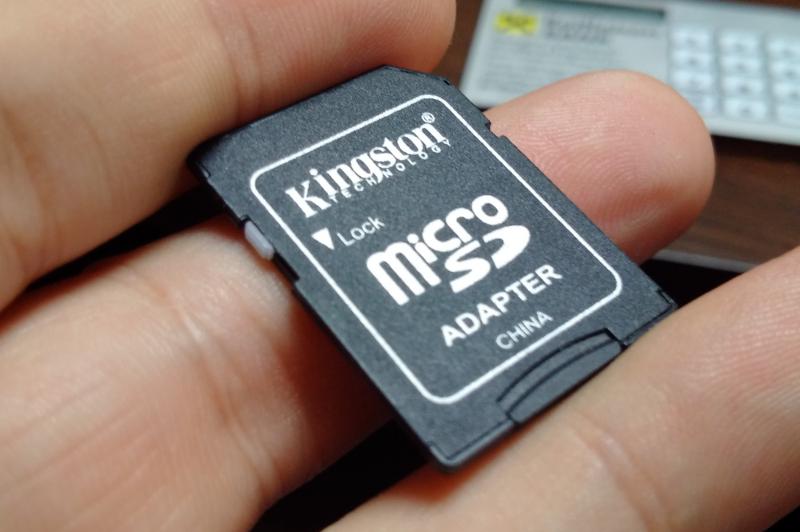 BlackBerry Passport - Mostre Foto (ziua): Macro la lumina geamului