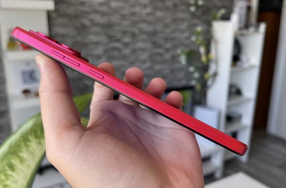 Motorola Moto G84 - Galerie foto Mobilissimo.ro: Motorol- Moto-G84_010.jpg
