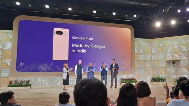 <b>După Apple iată că și Google începe producția de telefoane în India; Startul se dă din 2024</b>Nu doar Apple a demarat producția de telefoane în India, ci și Google, anunțul fiind făcut în cadrul ediției cu numărul 9 a conferinței Google For India. Rick Osterloh (Senior VP Google, Device-uri și Servicii) a declarat faptul că India este una 