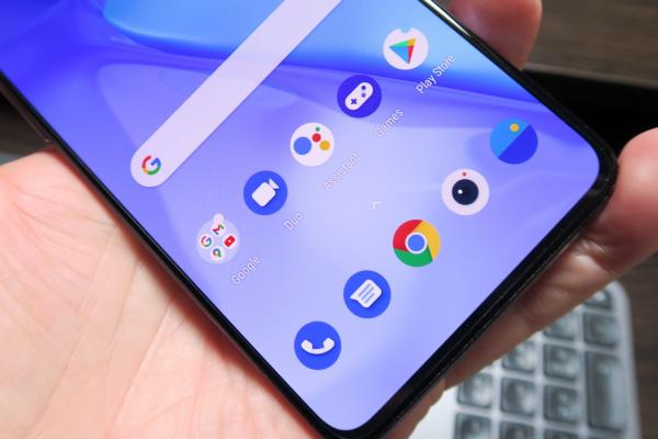 OnePlus 9: OS, UI, aplicaţii minimaliste şi axate pe utilizarea cu o mână