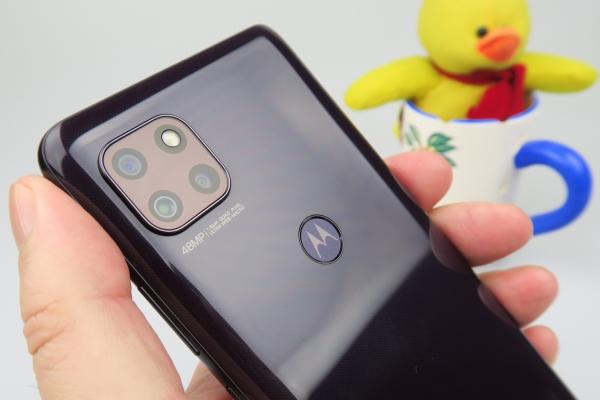 Motorola Moto G 5G: Cameră bună mai degrabă de aproape, la selfie şi la filmare 4K