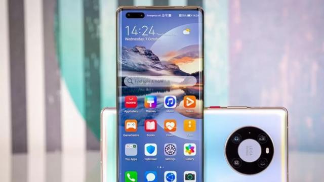 <b>Harmony OS 2.0 rulează deja pe Huawei Mate 40 Pro! Iată principalele caracteristici ale noului sistem de operare (Video)</b>Am tot auzit despre Harmony OS în ultimele luni, însă cunoaștem foarte puține detalii despre acesta din câteva fotografii și clipuri video, sistemul de operare fiind într-o variantă beta, încă nefinalizată. Primele build-uri aduceau ca design cu Android