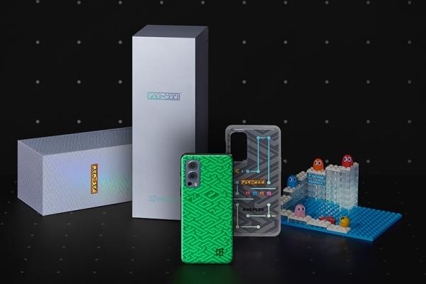 OnePlus Nord 2 × PAC-MAN Edition este lansat oficial; Are un spate care strălucește în întuneric