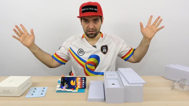 <b>OnePlus Nord 2 x PAC-MAN Edition Unboxing + primele impresii: un telefon cu spate fosforescent, Easter Egg-uri speciale PAC-MAN (Video)</b>OnePlus Nord 2 a fost testat de noi în acest an, cu luni bune în urmă şi ne-a impresionat prin potenţialul cipsetului MediaTek Dimensity 1200, dar şi prin camera principală de 50 MP. Acum revine, renaşte prin intermediul 