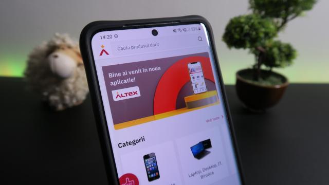 <b>Am încercat aplicația Altex! Iată cum o poți testa și tu pe un telefon Android înainte de lansare</b>În urmă cu câteva săptămâni Altex confirma faptul că lucrează la o aplicație pentru mobil. Cu toate că ea ar fi trebuit să debuteze undeva la sfârșitul lunii octombrie, înainte ca retailerul să dea startul campaniei de Black Friday, ea a întârziat