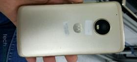 Motorola Moto X (2017) apare în fotografii reale; design-ul nu pare a fi un punct forte