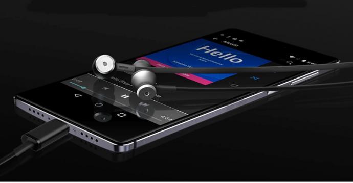 <b>Vernee dă startul unui program de rezervare pentru smartphone-ul Apollo; iată cum puteți obține un voucher de 50 dolari pentru achiziția sa!</b>La câteva zile după ce am aflat faptul că Vernee Apollo va debuta comercial la sfârșitul lunii noiembrie, iată că firma chineză dă startul unui program de rezervare pentru acest dispozitiv. Deși în mod normal el poate fi achiziționat pentru suma de 299