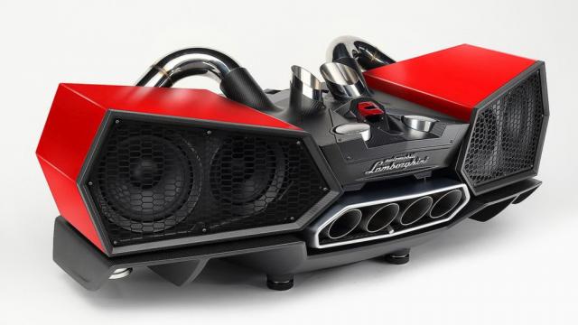 <b>Turul Magazinelor #75: microfon de karaoke, boxe 5.1 la preţ bun şi un dock audio Lamborghini la preţ de garsonieră</b>Începem weekend-ul cu o serie de recomandări interesante pe care le includem în ediția cu numărul 75 din seria Turul Magazinelor. Ne concentrăm atenția de această dată către dispozitivele audio, având pentru voi un microfon de karaoke, boxe 5.1 și 