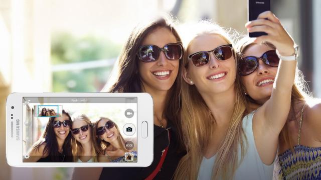 <b>Samsung Galaxy S8 ar urma să vină cu o cameră frontală capabilă de focalizare automată</b>Noi informaţii despre Samsung Galaxy S8 au apărut pe web azi, făcând referire la prezenţa unei camere frontale cu focalizare automată pe viitorul flagship. Surse din Asia au menţionat în aceeaşi ecuaţie şi numele de "Galaxy S8", ca şi cum ar fi cel..