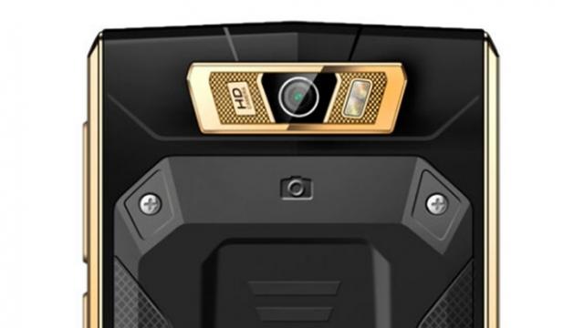 <b>YAAO 6000 Plus este un smartphone cu baterie de 10.900 mAh şi design în stil Vertu, lansat în China deocamdată</b>Pe piața din China debutează astăzi un adevărat monstru la capitolul baterie și anume modelul YAAO 6000 Plus pe care îl vedeți în imaginea de mai jos. Acest dispozitiv adoptă un design tare arătos și la interiorul carcasei sale regăsim o baterie de 10900