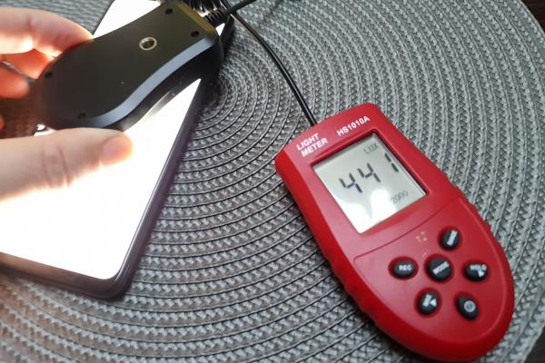 Luminozitate display Motorola Moto G 5G și ecran văzut la microscop