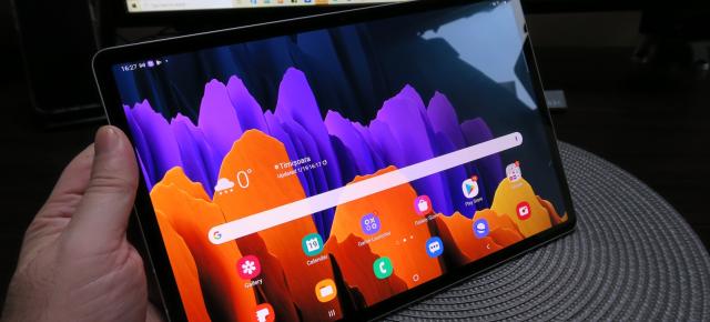 Samsung Galaxy Tab S7+ 5G: Conectivitate 5G, WiFi 6, bile albe pe toată linia