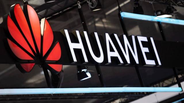 <b>Huawei a vândut 1 milion de smartphone-uri în România pe parcursul anului 2020; Pregătește lansarea unui e-shop și noi produse, servicii</b>Astăzi pe data de 31 martie, Huawei a susținut un eveniment special pe plan local, unul destinat presei și la care am luat parte în mod virtual. O primă parte a conferinței a fost axată pe dezvăluirea performanțelor