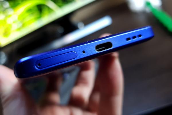 Oppo Reno 3 Pro 5G: Acustică stereo, bas puternic, difuzorul de jos e favorizat