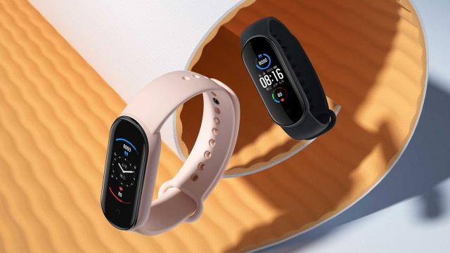 <b>Preț și disponibilitate Xiaomi Mi Band 5 în România și China</b>Mijlocul lunii iunie al anului 2020 a fost marcat și de către lansarea lui Xiaomi Mi Band 5, un nou purtabil cu preț accesibil, greutate redusă și funcții de monitorizare fitness actualizate