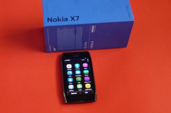 Nokia X7 scos din cutie la Mobilissimo.ro; Symbian Anna a sosit!: nokia_x7_unboxing_mobilissimo_01jpg.jpg