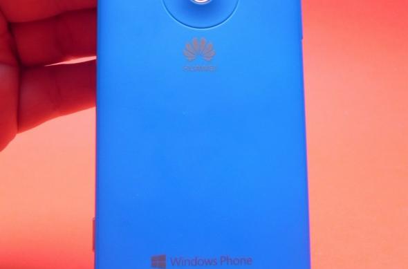 Review Huawei Ascend W1: Windows Phone 8 midrange care se remarcă doar prin baterie (Video): huawei_ascend_w1_review_mobilissimo_ro_08jpg.jpg