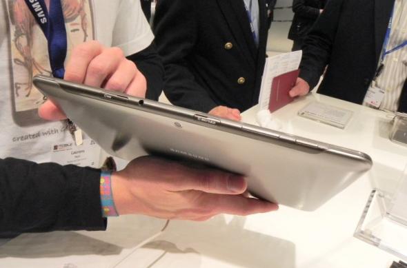 MWC 2012: Samsung Galaxy Tab 2 10.1 video preview - prima tabletă Android 4.0 Samsung ni se prezintă (Video): dscn0320jpg.jpg