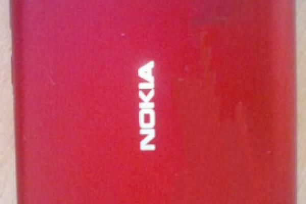 Nokia 700 (Zeta), acum În imagini proaspete - iată Symbian Belle