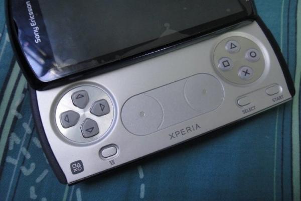 Sony PSP Phone este acum branduit XPERIA și PlayStation