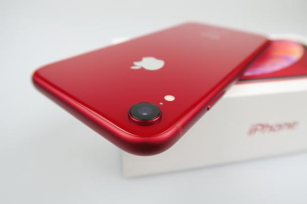 Apple iPhone XR Unboxing: Varianta Product Red de iPhone este aici, am înţeles hype-ul (Video)