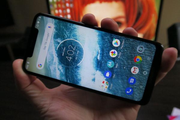 Motorola One Review