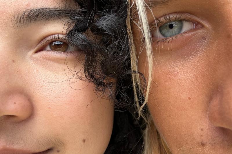 iPhone 14 Plus - Mostre foto: Apple-iPhone-14-iPhone-14-Plus-SOiP-front-selfie-220907.jpg